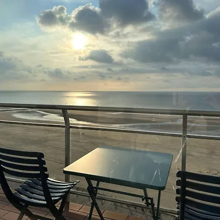With Fantastic Seaview Apartment *